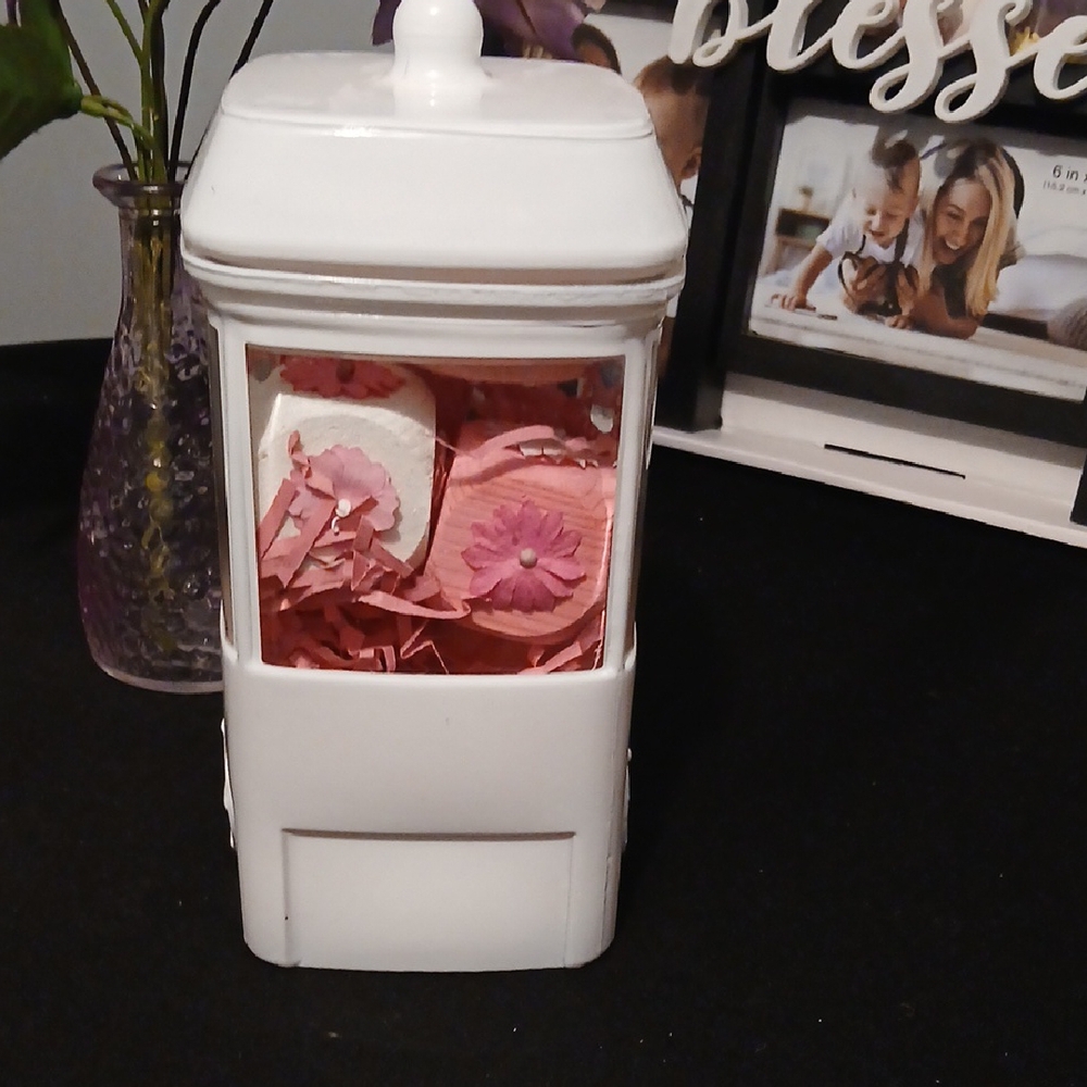 Chic White Glass Gumball Machine with Decorative Pink & White Blocks - Picture 2 of 8